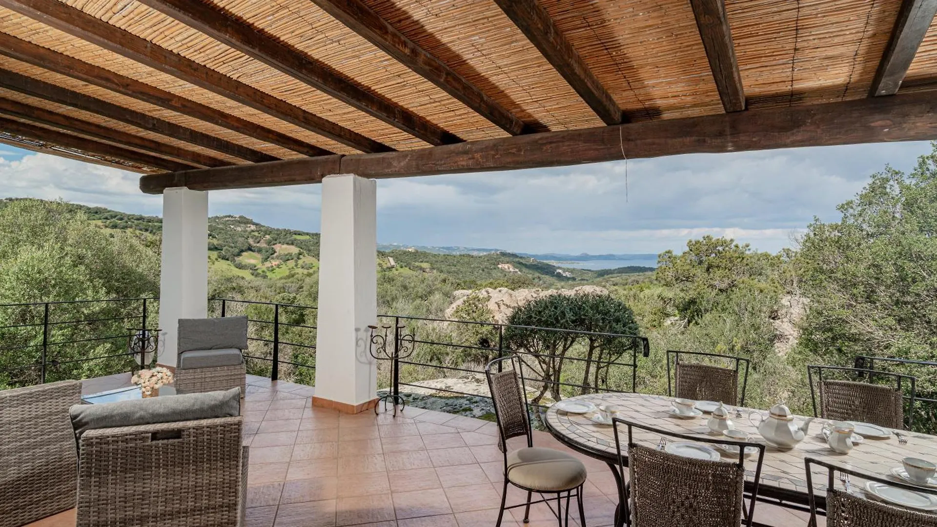 Villa Immersa Nella Natura Con Vista Mare 카니지오네